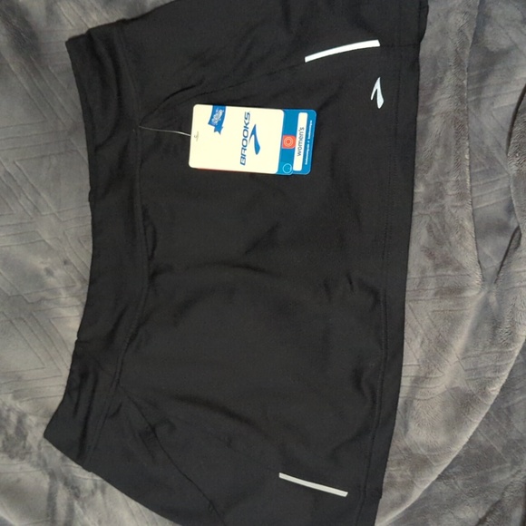 Two Pair of Brooks Women's Running Skorts - Picture 9 of 16